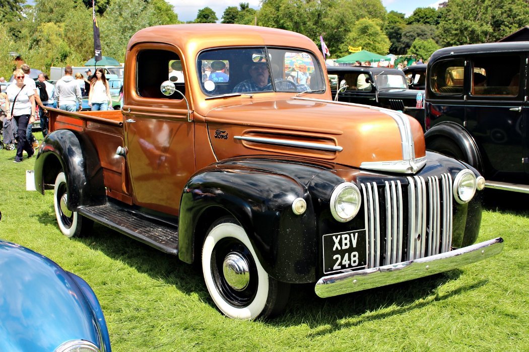 47 Ford pu.jpg