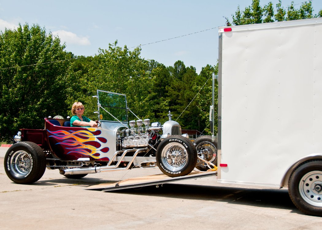 LoadingTrailer.jpg